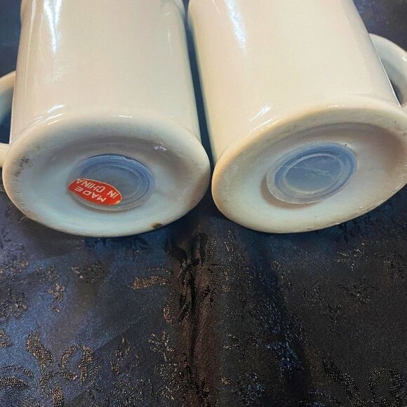 Grapevine Design Salt & Pepper Shakers - Picture 5 of 7